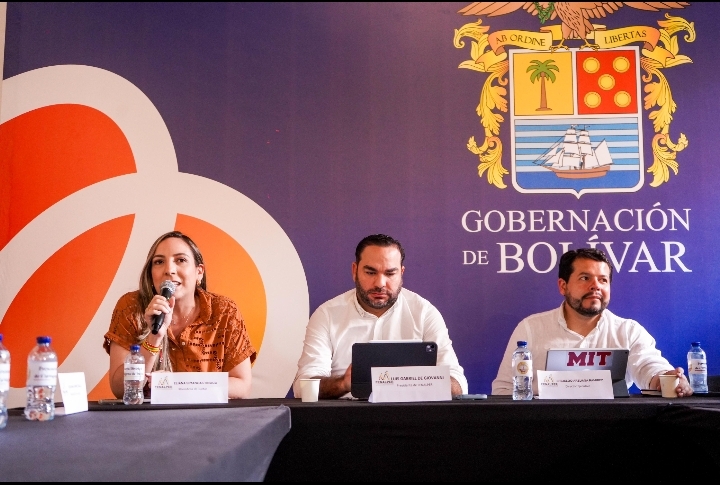 EL PRESIDENTE DE LA FEDERACIÓN NACIONAL DE PERSONERÍAS DE COLOMBIA -FENALPER...