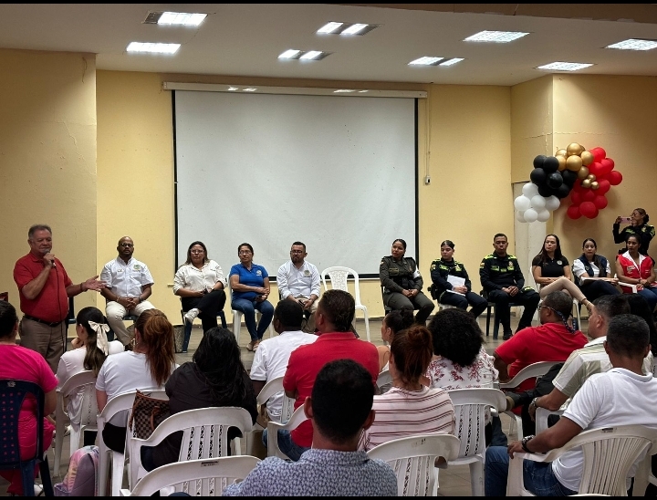 ESTUVIMOS EN LA INSTITUCIÓN  EDUCATIVA ESCUELA NORMAL SUPERIOR DE CARTAGENA DE INDIASDONDE EL PASADO VIERNES SE PRESENTÓ UNA PRESUNTA MASIVA SITUACIÓN DE INTOXICACIÓN   