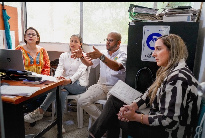 LA PERSONERA ASISTE ANTE LA COMISARÍA 1 EN EL PROCESO DE RESTABLECIMIENTO DE DERECHO